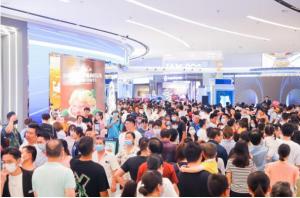 作为城市节假日的重点项目购物中心在长假中的战斗力凸显