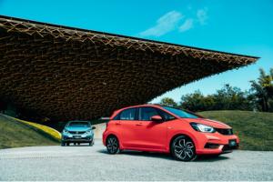 10万级小型车之争，东风本田LIFE和广汽本田飞度谁更值得入手？...