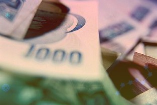 爱尔眼科：副董事长、总经理李力增持30万股公司股份
