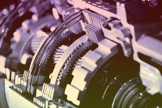 马上评｜袁咏仪深圳做义工，“动机论”别张口就来