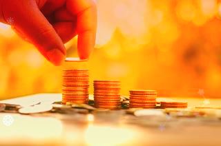 华为P50Pocket侧面照亮相：白色花纹+亮银色中框彰显独特气质